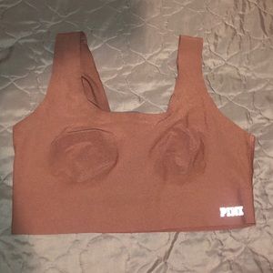 Pink vs seamless sports bra